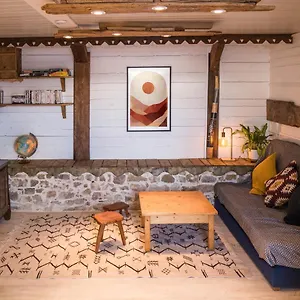 https://la-luge.hotels-rhonealpes.com