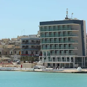 Hotel Water's Edge, Birżebbuġa